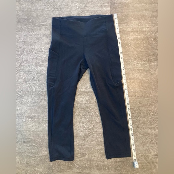 Lululemon Speed Up Crops, Black, Size 4 - Picture 1 of 5